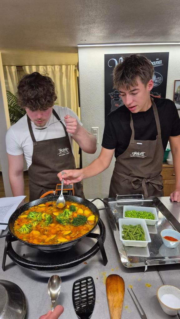 Sonova Berufsbildung – Projektwoche 2026: Teamevent Paella kochen